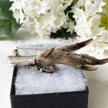 Lade das Bild in den Galerie-Viewer, Vintage 1940s Scottish Silver Grouse Foot Brooch. Sterling Silver & Amethyst Stag Head Claw/Talon, Hallmarked Glasgow. Silver Lapel/Kilt Pin