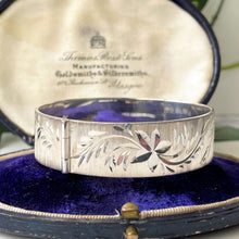 Cargar imagen en el visor de la galería, Vintage Floral Engraved Sterling Silver Bangle Bracelet. 1970s Sweetheart Bangle With Oversized British Hallmarks. Retro Statement Bracelet
