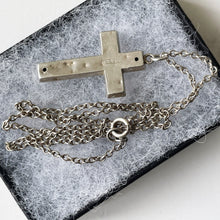 Lade das Bild in den Galerie-Viewer, Antique Victorian Sterling Silver Engraved Ivy Cross Pendant Necklace. Eternal Love Cross Pendant, Belcher Chain, Frances Baker, England