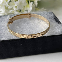 Cargar imagen en el visor de la galería, Vintage 9ct Gold Baby Bangle. Diamond Engraved Rolled Gold Childs Bracelet. English Expanding Adjustable Bangle. Baptismal, Christening Gift