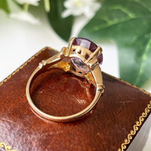 Lade das Bild in den Galerie-Viewer, Vintage 1970s 9ct Yellow Gold Amethyst Solitaire Ring. Fat Oval 6 Carat Purple Amethyst Cocktail Statement Ring. Size K-1/2, US 5.5