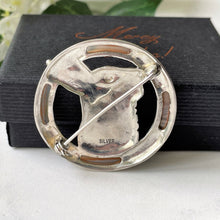 Lade das Bild in den Galerie-Viewer, Vintage Scottish Agate Silver Rabbit Brooch. Sterling Silver Banded Carnelian Celtic Ring Disc Brooch. Figural Rabbit Plaid/Tartan/Lapel Pin