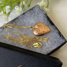 Carica l'immagine nel visualizzatore di Gallery, Antique Victorian Rolled Gold Heart Pendant Necklace. Engraved Rose Sweetheart Pendant Charm & Chain. Minimalist Antique Pendant.