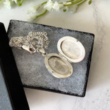 Cargar imagen en el visor de la galería, Vintage Sterling Silver Whitby Jet Locket Necklace. Puffy Photo Locket, Silver Curb Chain. Black Gemstone Locket. English Whitby Jet Jewelry