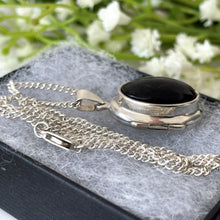 Cargar imagen en el visor de la galería, Vintage Sterling Silver Whitby Jet Locket Necklace. Puffy Photo Locket, Silver Curb Chain. Black Gemstone Locket. English Whitby Jet Jewelry