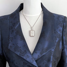 Lade das Bild in den Galerie-Viewer, Vintage 1970s Sterling Silver Rectangular Locket & Belcher Chain. Art Nouveau Style Floral Engraved Photo Frame/Book Locket Pendant Necklace