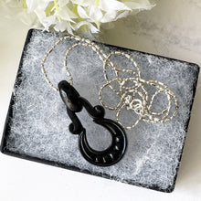 Lade das Bild in den Galerie-Viewer, Antique Victorian Whitby Jet Pendant Necklace. English Carved Jet Wedding Horseshoe Pendant, Silver Bead Chain. Good Luck Fertility Charm.