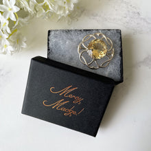 Lade das Bild in den Galerie-Viewer, Vintage Scottish Silver Citrine Brooch. Celtic Knot Cairngorm Brooch, Thomas Ebbutt, Edinburgh. Sterling Silver Eternity/Love Knot Lapel Pin