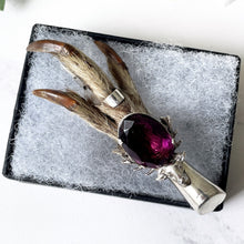 Lade das Bild in den Galerie-Viewer, Vintage 1940s Scottish Silver Grouse Foot Brooch. Sterling Silver & Amethyst Stag Head Claw/Talon, Hallmarked Glasgow. Silver Lapel/Kilt Pin