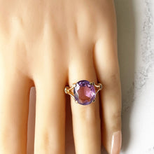 Lade das Bild in den Galerie-Viewer, Vintage 1970s 9ct Yellow Gold Amethyst Solitaire Ring. Fat Oval 6 Carat Purple Amethyst Cocktail Statement Ring. Size K-1/2, US 5.5