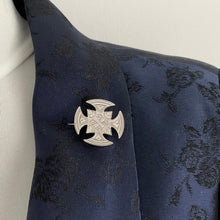 Lade das Bild in den Galerie-Viewer, Victorian Aesthetic Engraved Silver Canterbury Cross Brooch. Antique Medieval Cross Stock/Lapel/Cravat Pin. Devotional Victorian Jewellery