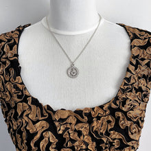 Lade das Bild in den Galerie-Viewer, Antique Art Deco Sterling Silver Freemasons Pendant Necklace. English Masonic Square & Compass Round Pendant, Belcher Chain, 1926 Hallmark
