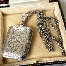 Lade das Bild in den Galerie-Viewer, Vintage 1970s Sterling Silver Rectangular Locket & Belcher Chain. Art Nouveau Style Floral Engraved Photo Frame/Book Locket Pendant Necklace