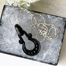 Lade das Bild in den Galerie-Viewer, Antique Victorian Whitby Jet Pendant Necklace. English Carved Jet Wedding Horseshoe Pendant, Silver Bead Chain. Good Luck Fertility Charm.