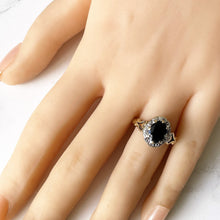 Lade das Bild in den Galerie-Viewer, Vintage 9ct Gold, Sapphire & Diamond Cluster Ring. Classic Sapphire Engagement Ring, Heart Setting. English Edwardian Revival Halo Ring.