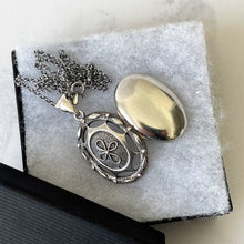 Carica l'immagine nel visualizzatore di Gallery, Vintage Art Nouveau Style English Silver Locket. Antiqued Sterling Silver Vinaigrette Style Pendant Necklace. Silver Openwork Locket & Chain
