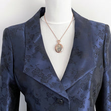 Lade das Bild in den Galerie-Viewer, Antique 9ct Rose Gold Picture Locket Necklace. English Edwardian Portrait Pendant, Chester 1915. Double Sided Glass Photo Pendant On Chain