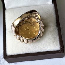 Carica l'immagine nel visualizzatore di Gallery, Antique 22ct Gold Edward VII Sovereign Coin Ring. Gents St George and the Dragon Gold Coin Ring. 9ct & 22ct Gold Half Sovereign Retro Ring