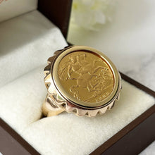Carica l'immagine nel visualizzatore di Gallery, Antique 22ct Gold Edward VII Sovereign Coin Ring. Gents St George and the Dragon Gold Coin Ring. 9ct & 22ct Gold Half Sovereign Retro Ring