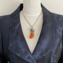 Charger l'image dans la galerie, Vintage Art Nouveau Baltic Amber Sterling Silver Pendant. Large Honey Cognac Amber Pendant. Golden Yellow Amber Lily Flower Pendant, Poland