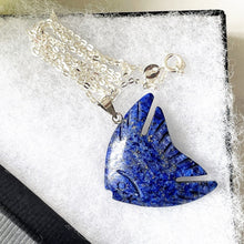 Carica l'immagine nel visualizzatore di Gallery, Carved Lapis Lazuli Sterling Silver Angelfish Pendant Necklace. Vintage Blue Lapis Figural Pendant. Large Tropical Angel Fish Pendant, Chain