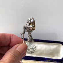 Carica l'immagine nel visualizzatore di Gallery, Victorian Scottish Citrine Silver Grouse Claw Kilt Pin In Antique Box. Antique Sterling Silver Scottish Cairngorm Huge Stick Pin Brooch.