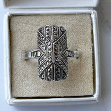 Charger l'image dans la galerie, Antique Art Deco Sterling Silver Column Ring. 1930s Theodor Fahrner Style Geometric Marcasite Ring & Vintage Ring Box. Size Q-UK /8-US
