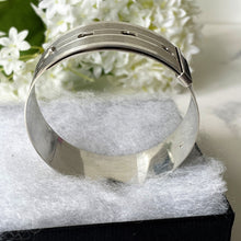 Carica l'immagine nel visualizzatore di Gallery, Vintage Art Deco Guilloche Engraved Sterling Silver Bangle. 1940s Wide Belt Style Bangle. English Silver Bangle Bracelet, Chester Hallmarks