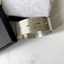 Carica l'immagine nel visualizzatore di Gallery, Vintage Art Deco Guilloche Engraved Sterling Silver Bangle. 1940s Wide Belt Style Bangle. English Silver Bangle Bracelet, Chester Hallmarks