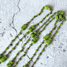 Carica l'immagine nel visualizzatore di Gallery, Antique Art Deco 53" Long Beaded Chain Necklace. 1920s Lime Green & Chocolate Brown Flapper Necklace. Hexagon Cut Tube Bead Rope Necklace.