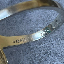 Carica l'immagine nel visualizzatore di Gallery, Art Deco Silver & Green Chrysoprase Marcasite Ring. 1930s Egyptian Revival Sarcophagus Ring. Antique Sterling Silver Cocktail Ring, Germany