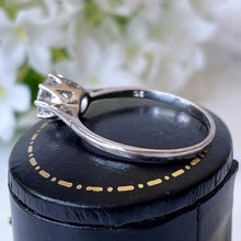 Carica l'immagine nel visualizzatore di Gallery, Vintage 9ct White Gold Simulated Diamond Solitaire Ring. 1-Carat CZ Crystal White Gemstone Ring. Art Deco Style Classic Engagement Ring