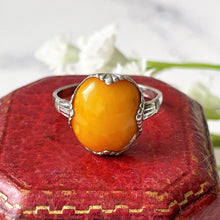 Carica l'immagine nel visualizzatore di Gallery, Antique Art Nouveau Butterscotch Amber 830 Silver Ring. Edwardian Period Ring. Egg Yolk Yellow Natural Amber Cabochon Ring. Size UK/M, US/6