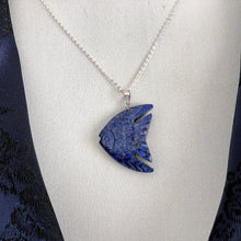 Carica l'immagine nel visualizzatore di Gallery, Carved Lapis Lazuli Sterling Silver Angelfish Pendant Necklace. Vintage Blue Lapis Figural Pendant. Large Tropical Angel Fish Pendant, Chain