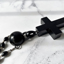 Carica l'immagine nel visualizzatore di Gallery, Huge Victorian Whitby Jet Cross Pendant Necklace. Antique English Black Gemstone Cross On Long Bog Oak Bead Chain. Antique Mourning Jewelry