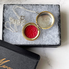 Cargar imagen en el visor de la galería, Vintage English Sterling Silver Round Locket Necklace. Floral Engraved Photo Locket & Curb Chain. Edwardian Retro Puffy Silver Locket