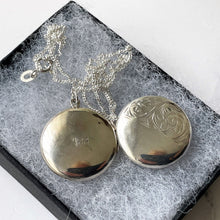 Cargar imagen en el visor de la galería, Vintage English Sterling Silver Round Locket Necklace. Floral Engraved Photo Locket & Curb Chain. Edwardian Retro Puffy Silver Locket