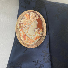 Cargar imagen en el visor de la galería, Massive Antique 10ct Gold Bacchante Cameo Brooch. Museum Quality Italian Carved Shell Cameo. 10K Gold Edwardian/Victorian Cameo Brooch c1900