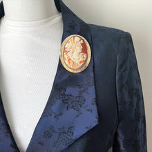 Cargar imagen en el visor de la galería, Massive Antique 10ct Gold Bacchante Cameo Brooch. Museum Quality Italian Carved Shell Cameo. 10K Gold Edwardian/Victorian Cameo Brooch c1900