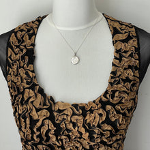 Carica l'immagine nel visualizzatore di Gallery, Vintage English Sterling Silver Round Locket. 1970's Fern Engraved Small Photo Locket & Chain. Edwardian Retro Minimalist Pendant Necklace