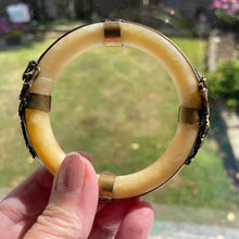 Carica l'immagine nel visualizzatore di Gallery, Antique Chinese Yellow Jade Dragon & Phoenix Bangle. Gold Metal Clad Qing Dynasty Nephrite Jade Bangle. Old Tibet Bangle Bracelet