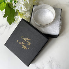 Carica l'immagine nel visualizzatore di Gallery, Vintage Art Deco Guilloche Engraved Sterling Silver Bangle. 1940s Wide Belt Style Bangle. English Silver Bangle Bracelet, Chester Hallmarks