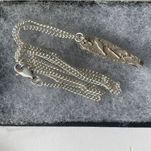 Carica l'immagine nel visualizzatore di Gallery, Vintage Sterling Silver Sarcophagus & Mummy Pendant On Chain. Rare 1960s "Nuvo" Tutankhamen Pendant/Large Charm. Egyptian Revival Jewellery