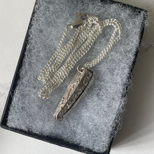 Carica l'immagine nel visualizzatore di Gallery, Vintage Sterling Silver Sarcophagus & Mummy Pendant On Chain. Rare 1960s "Nuvo" Tutankhamen Pendant/Large Charm. Egyptian Revival Jewellery
