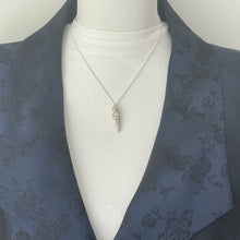 Carica l'immagine nel visualizzatore di Gallery, Vintage Sterling Silver Sarcophagus & Mummy Pendant On Chain. Rare 1960s "Nuvo" Tutankhamen Pendant/Large Charm. Egyptian Revival Jewellery