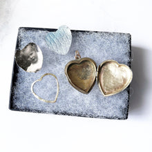 Carica l'immagine nel visualizzatore di Gallery, Antique Edwardian 9ct Gold Heart Locket Pendant. Floral Engraved 9ct Gold Back & Front Photo Locket. Antique Yellow Gold Love Heart Locket