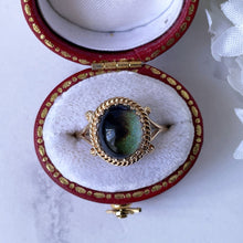 Cargar imagen en el visor de la galería, Vintage 9ct Gold Etruscan Revival Labradorite Ring. Blue Green Colour Changing Gemstone Ring. Victorian Style Gold Solitaire Cabochon Ring