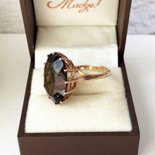 Carica l'immagine nel visualizzatore di Gallery, Vintage 1960s Smoky Quartz 9ct Gold Cocktail Ring. Huge 15ct Oval Facet Cut Gemstone Ring, Size K /5.25. Smoky Quartz Solitaire Dress Ring
