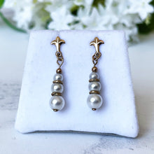 Carica l'immagine nel visualizzatore di Gallery, Vintage 9ct Gold Pearl Drop Earrings. Edwardian Style 3-Pearl Drop Earrings. Petite/Minimalist/Children's Cultured Pearl Dangle Earrings