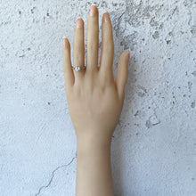 Carica l'immagine nel visualizzatore di Gallery, Vintage 9ct White Gold Simulated Diamond Solitaire Ring. 1-Carat CZ Crystal White Gemstone Ring. Art Deco Style Classic Engagement Ring